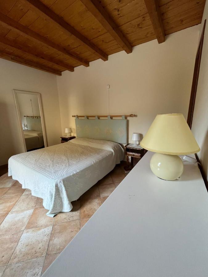Casa Nel Borgo Di San Pantaleo Vila Exterior foto